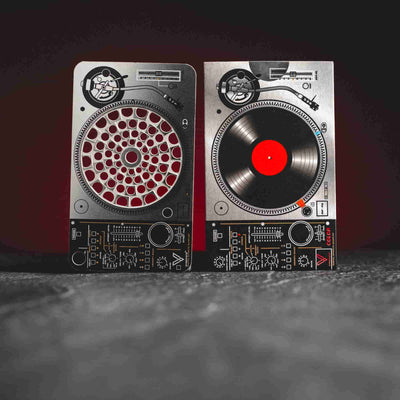 Kratom World 420 V Syndicate Crusher Blumen Kräuter Kreditkarte DJ-Pult