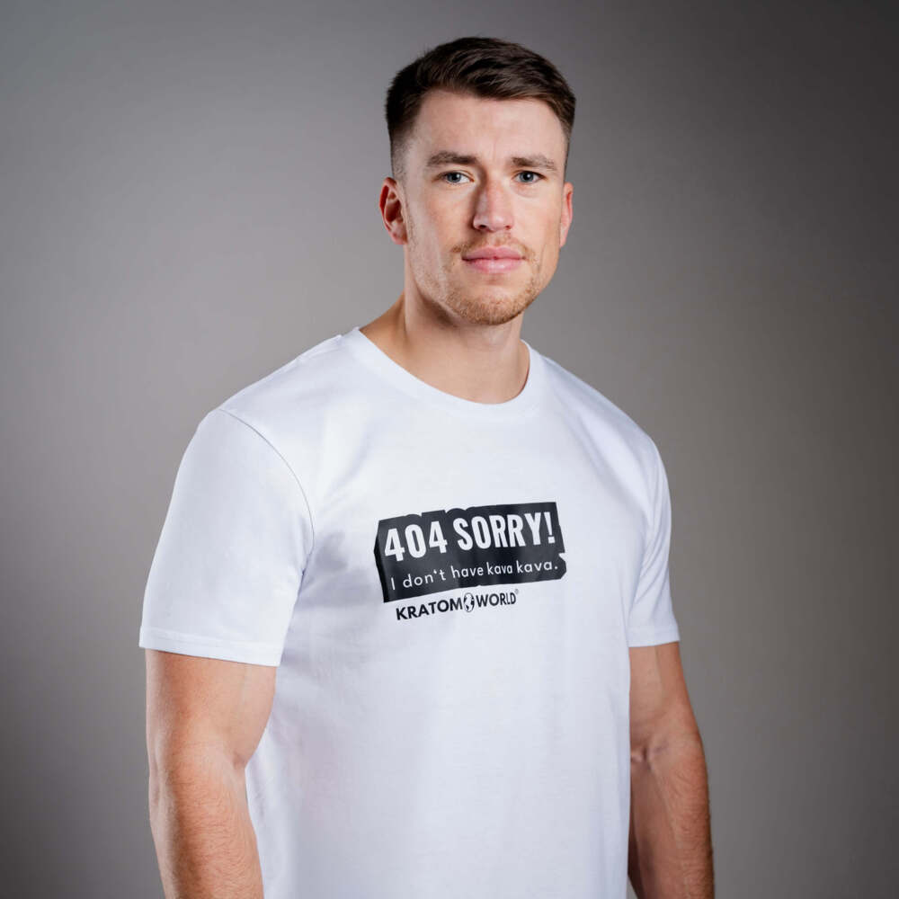 Kratom World Herren T-Shirt mit dem Motiv „sorry I don’t have kava kava” – originaler Merch für Kratom-Liebhaber und Fans der Marke Kratom World, stilvolles Streetwear-Design mit auffälligem Druck, bequemes T-Shirt für den täglichen Gebrauch, ideal für die Stadt, Events oder als Sammlerstück für die Kratom-Community, Logo-Detail