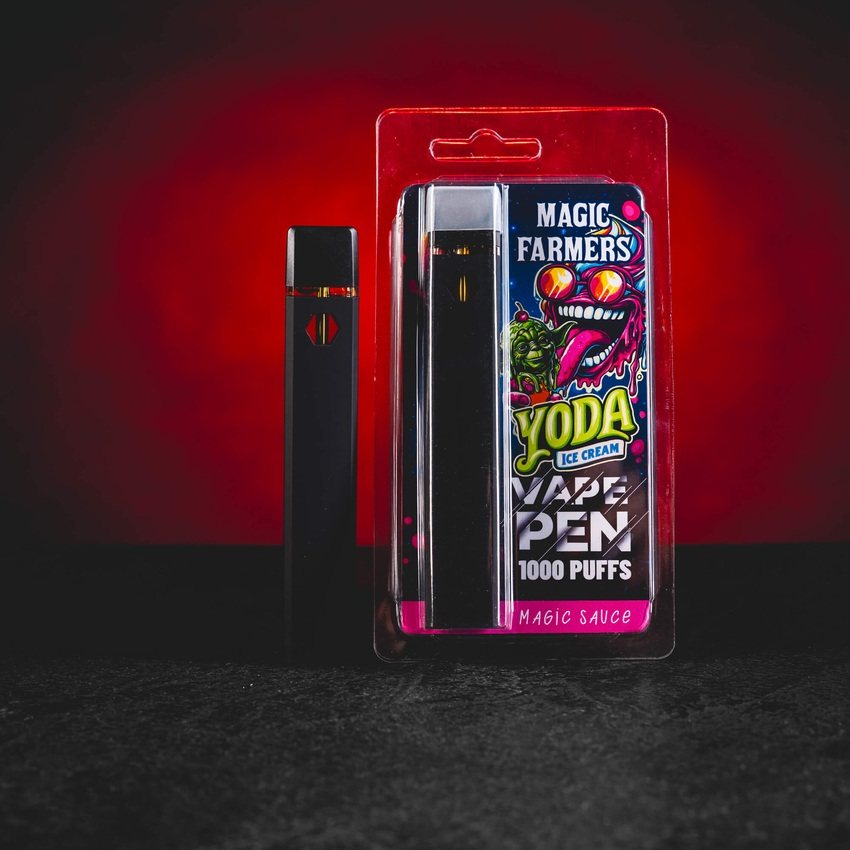 Einweg-Premium-Vape-Pen Yoda Ice Cream mit cremigem, kühlem und verspieltem Geschmacksprofil. magic farmers yoda ice cream vape pen einweg vaporizer 1000 puffs kratomworld verkauf