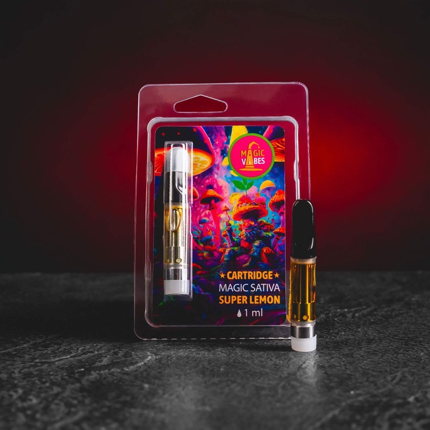 Magic Mix Cartridge Super Lemon – Patrone mit innovativen Cannabinoiden und frischem zitronigem Zitrusgeschmack für ein belebendes und angenehmes Erlebnis. kratom world magic mix cartridge kratomworld verkauf cartucho premium con mezcla innovadora de cannabinoides y sabor dulce cremoso Gelato para una relajación equilibrada premium cartridge met innovatieve cannabinoïden in vier smaken: Gelato, Super Lemon, Blueberry OG en Mango voor comfortabel en stijlvol vapen