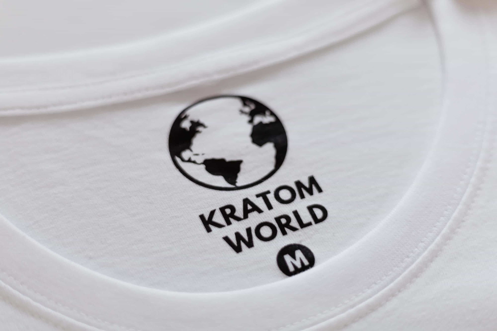 Kratom World T-Shirt Etikett weiß